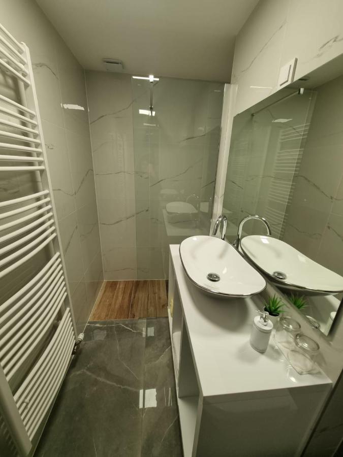 Apartman Simic Appartement Osijek Buitenkant foto