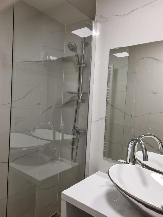 Apartman Simic Appartement Osijek Buitenkant foto