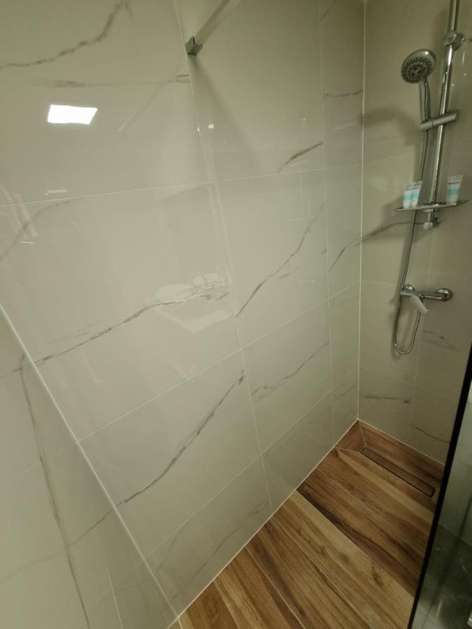 Apartman Simic Appartement Osijek Buitenkant foto