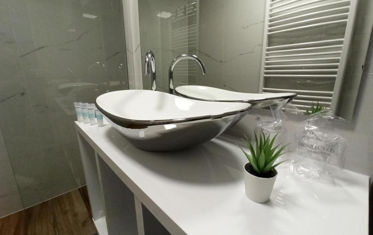 Apartman Simic Appartement Osijek Buitenkant foto