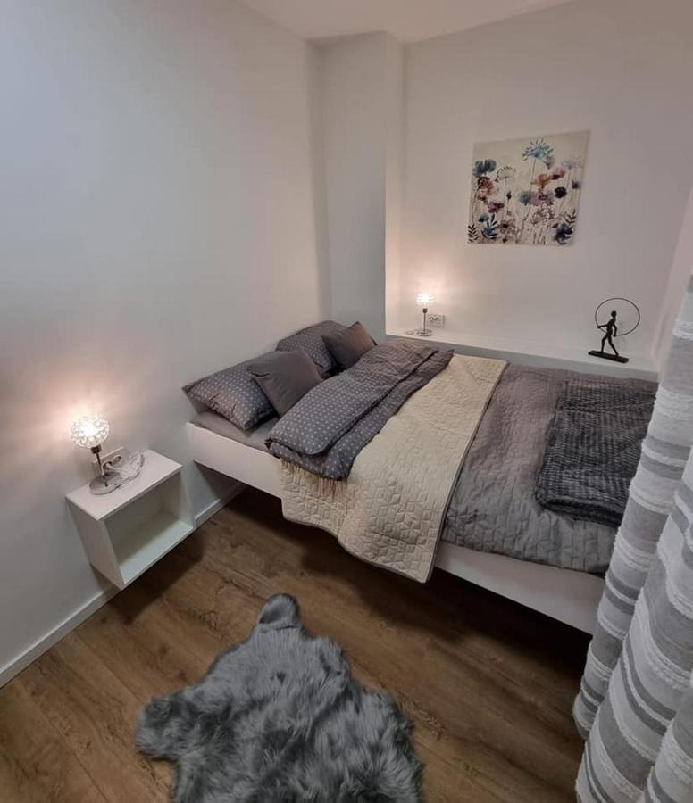 Apartman Simic Appartement Osijek Buitenkant foto