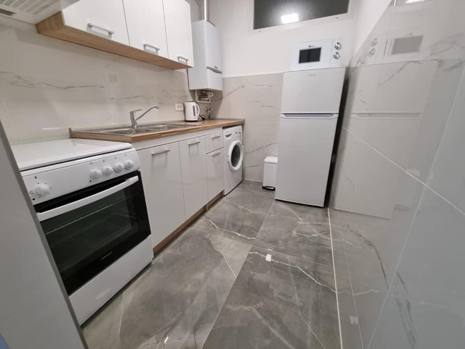 Apartman Simic Appartement Osijek Buitenkant foto